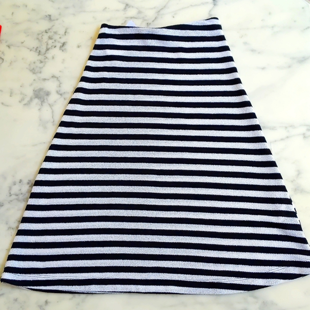 NWT. Zara Cotton Blended A-Line Knitted Fabric Midi Skirt with stripes.